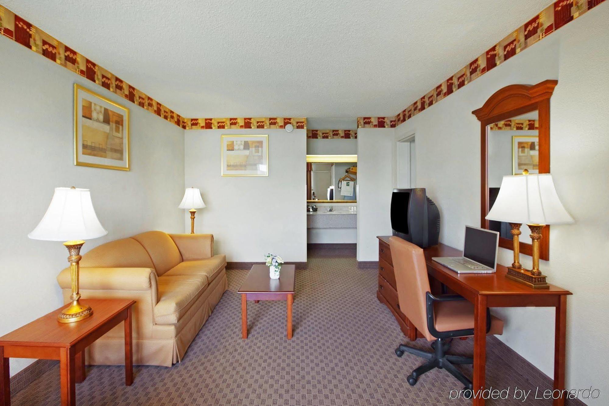 Baymont By Wyndham Walterboro Hotel Kamer foto